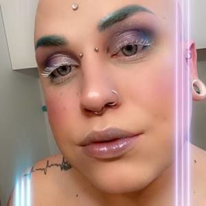 Meet your Posher, Devin